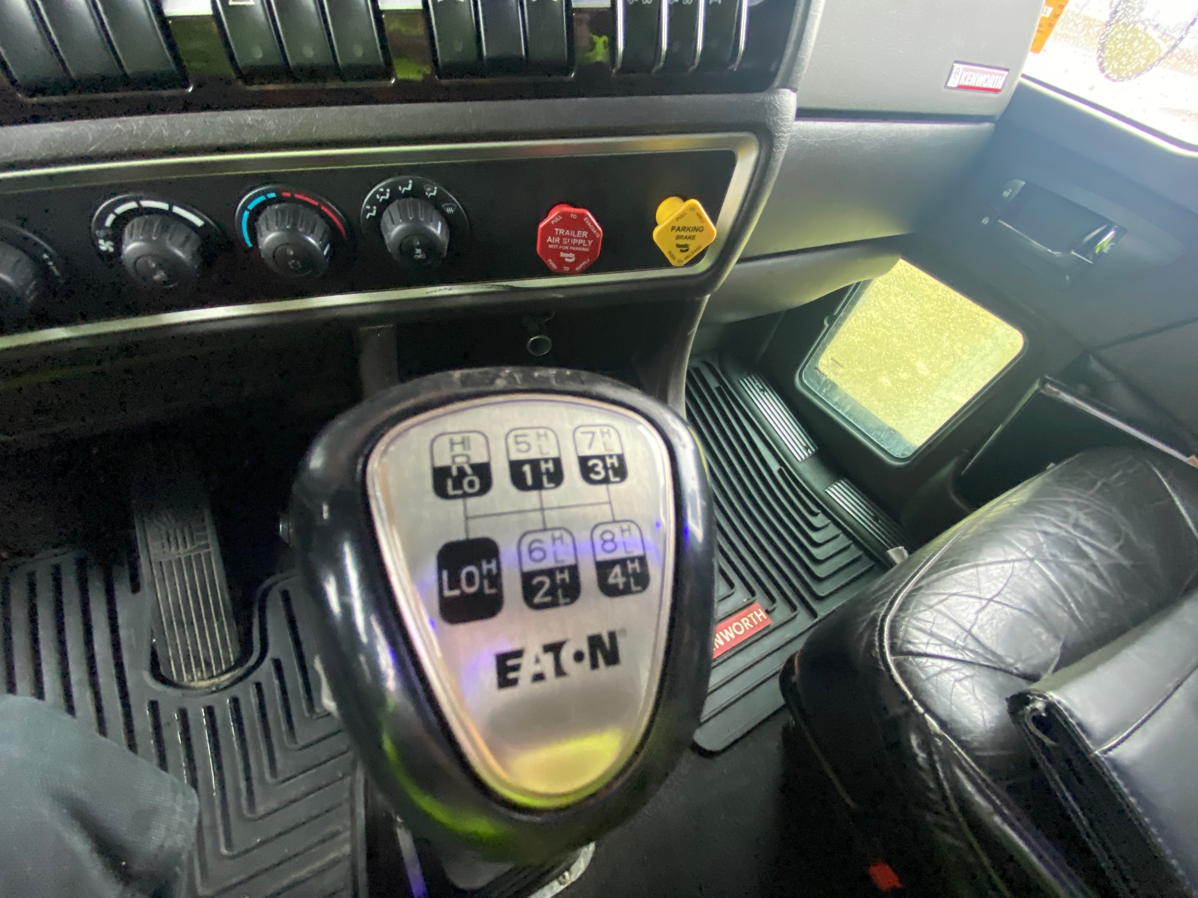 2019 KENWORTH W900 - Image 18